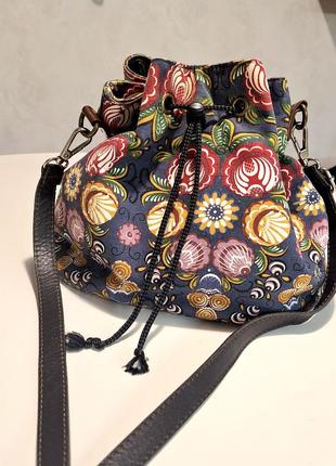 Текстильная сумочка с цветочным принтом1 фото