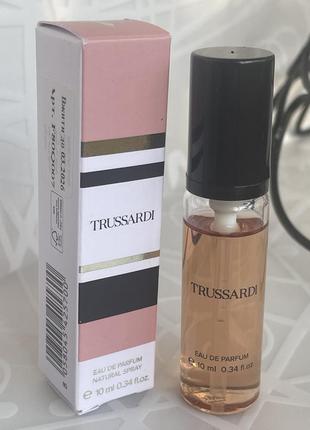 Оригинальн! trussardi new feminine парфюмированная вода 10 ml1 фото