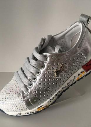 Стильні кросівки для дівчаток