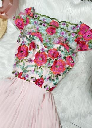 Сукня міді з вишивкою ніжна нарядна сукня вишивка рожева плісе міді плаття квіти 44 святкова сукня розпродаж7 фото