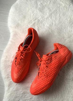 Футбольные футзалки nike hypervenom