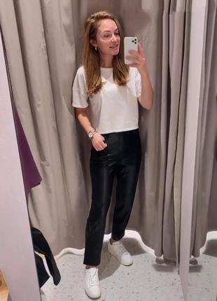 Zara брюки, штаны mom-fit с экокожи. новая коллекция. шикарное качество7 фото