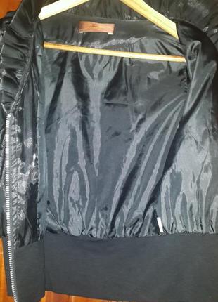 Фирменная куртка на подкладе с карманами5 фото