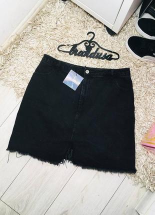 Стильная чёрная джинсовая мини юбка с бахромой по краю missguided хл
