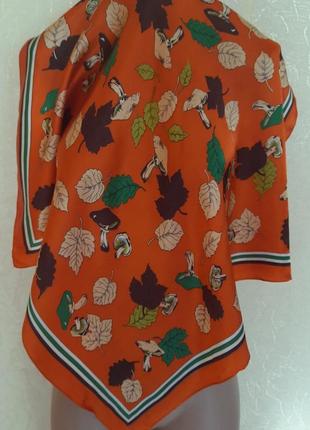 Рокошный сатиновый платок с осенним мотивом япония