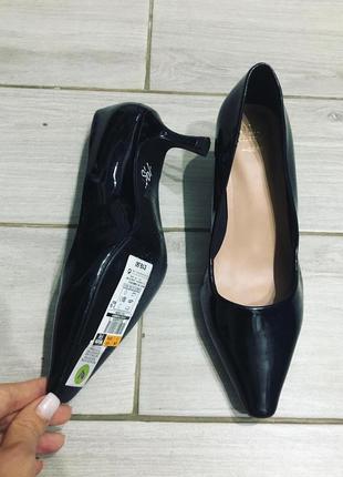 Лодочки новые лаковые marks&spencer