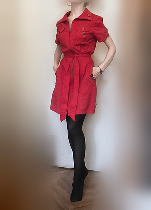 Червоний сарафан