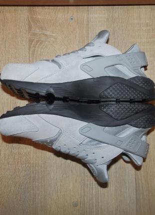 Кроссовки nike air huarache run trainers in grey 852628-0034 фото