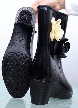 Чоботи гумові.