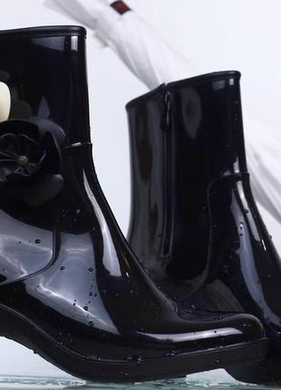Чоботи гумові.