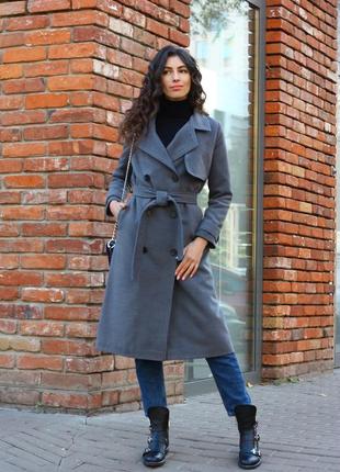 Стильное женское пальто серого цвета5 фото
