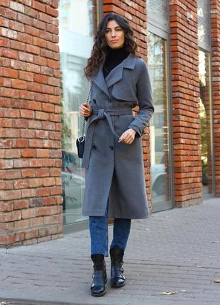 Стильное женское пальто серого цвета2 фото