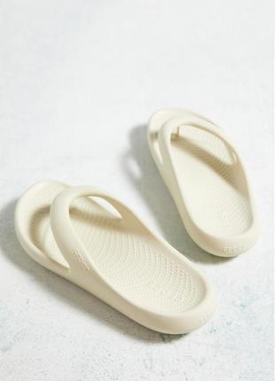 Шлепанцы crocs mellow recovery flip !