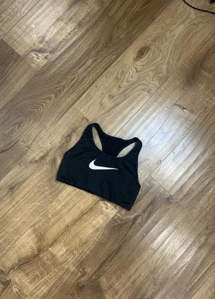 Спортивный топ nike