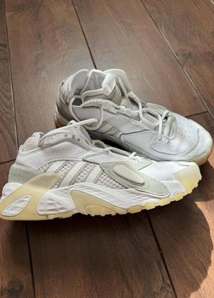 Кроссовки adidas