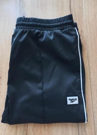 Reebok classic спортивні штани l-розмір. оригінал  нові1 фото