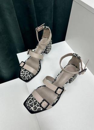 Дизайнерські босоніжки зі вставками леопард versal натуральна шкіра6 фото