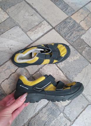Кросівки