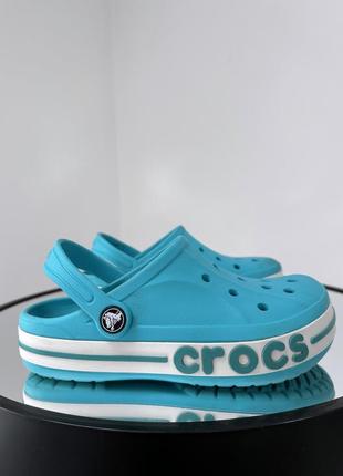 Яркие отличные кроксы crocs