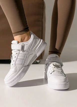 Жіночі кросівки adidas originals forum 84 low new all white1 фото