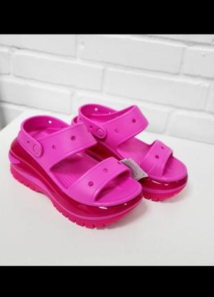 Босоножки клоги crocs mega crush sandal, оригинал1 фото