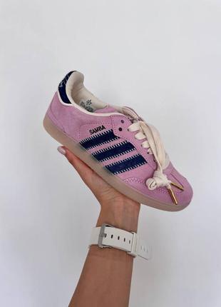 Жіночі кросівки рожкві з синім adidas samba x notitle pink / navy premium