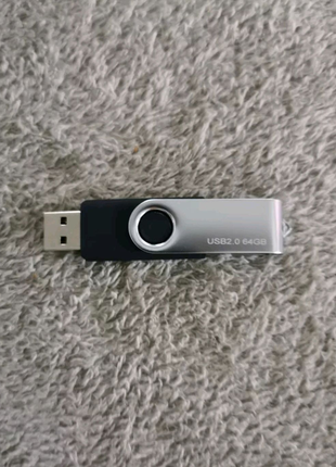 Флешка usb на 64 гб памяти !