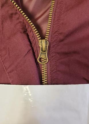 Красивая брендовая коттоновая легкая куртка с капюшоном цвет бургунди8 фото