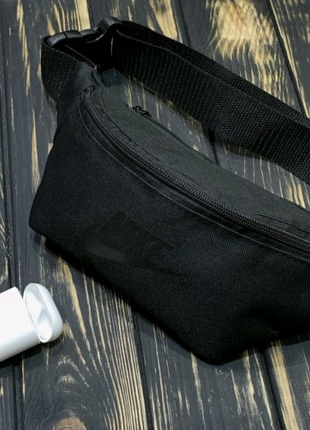 Поясна сумка nike тканинна бананка текстильна чорна. барсетка