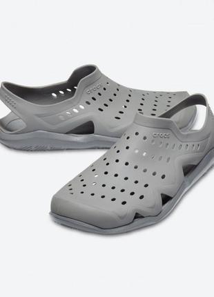 Крокс сандалі аквашузи сірі crocs men's swiftwater wave sandal flat grey1 фото