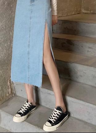 Джинсовая юбка-миди джинсовая юбка миди джмессовая юбка с разрезом юбка из денима2 фото