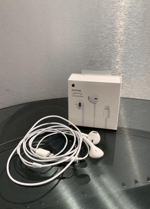 Наушники apple earpods with lightning connector