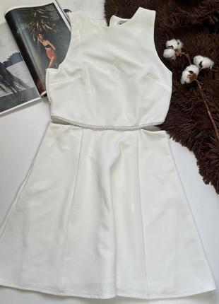 Платье / платье с разрезами на талии, белого цвета в размере s-m