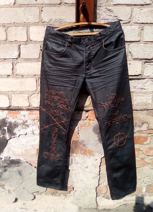 Чоловічі джинси кастом з написом custom1 фото