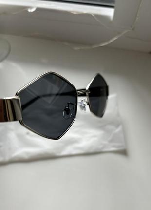 Солнцезащитные очки