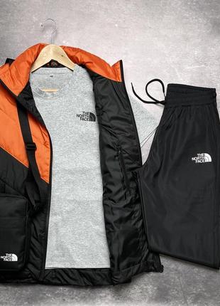 Комплект мужской в стиле tnf: жилетка помара-черная+футболка серая+брюки черные. борсетка в подарок3 фото