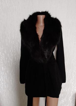 Красивое фирменное черное пальтошко 12 размера
