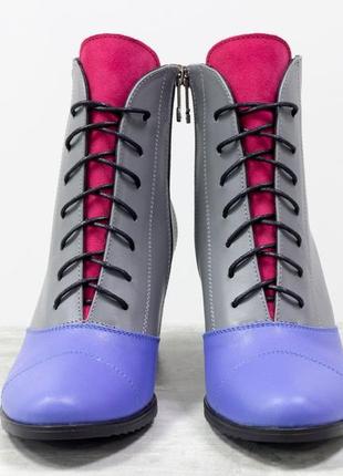 Кожаные яркие женские ботинки на каблуке2 фото
