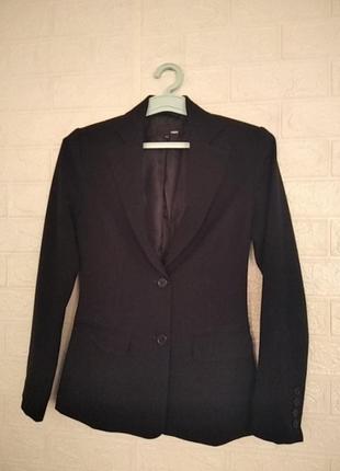 Черный классический пиджак с карманами аид h&amp;m