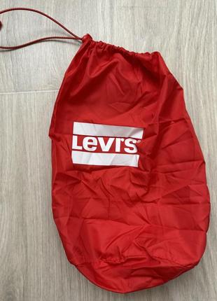 Курточка levi's оригинал!7 фото