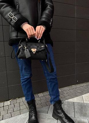 Louis vuitton black 7