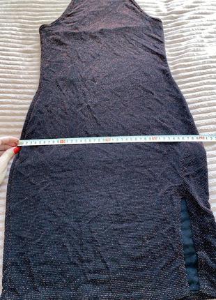 Нарядное платье мини блестящего с открытыми плечами4 фото