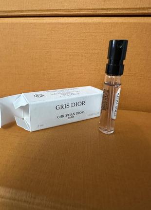 Оригінал christian dior  gris dior (gris montaigne) парфумована вода пробник