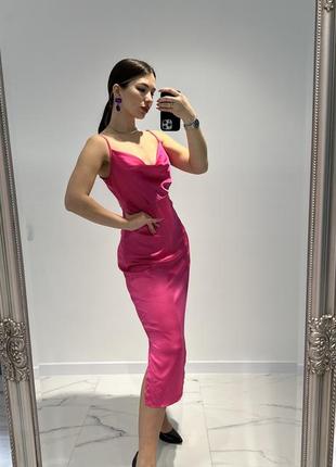 Ярко-розовое платье в длине миди от missguided