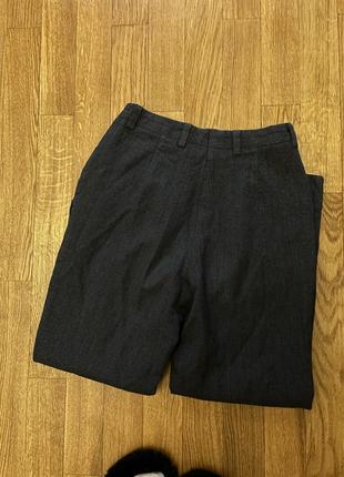 Серые классические брюки5 фото