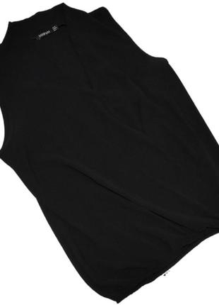Жіноча блуза boohoo шифонова на запах з v подібним вирізом чорна без рукавів