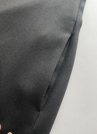 Вишукана коктейльна сукня у чорному кольорі7 фото