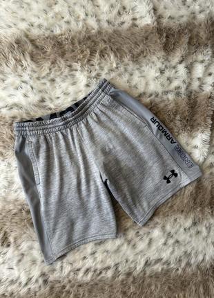 Оригинальные спортивные шорты under armour