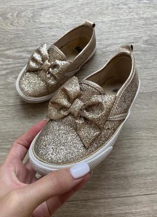 Стильные праздничные слипоны кеды мокасины туфли на девочку 26 размер h&m золотые5 фото