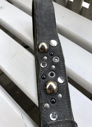 Дизайнерский кожаный серый пояс ремень с заклёпками и стразами anna rita m италия7 фото